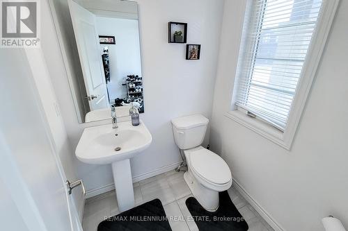 44 Whitton Drive, Brant (Brantford Twp), ON - Indoor Photo Showing Bathroom