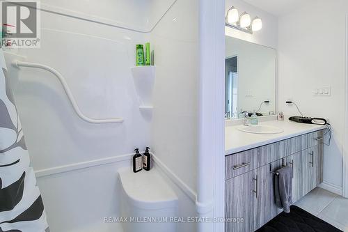 44 Whitton Drive, Brant (Brantford Twp), ON - Indoor Photo Showing Bathroom