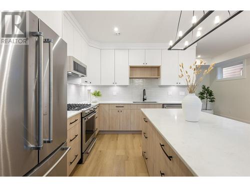 315 Chardonnay Avenue, Oliver, BC - Indoor Photo Showing Kitchen With Stainless Steel Kitchen With Upgraded Kitchen