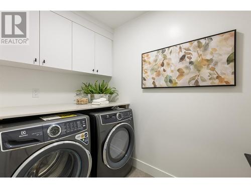 315 Chardonnay Avenue, Oliver, BC - Indoor Photo Showing Laundry Room