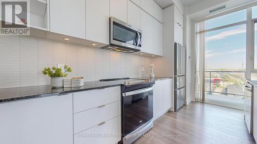 1203 - 100 Eagle Rock Way, Vaughan, ON - Indoor Photo Showing Kitchen With Stainless Steel Kitchen With Upgraded Kitchen