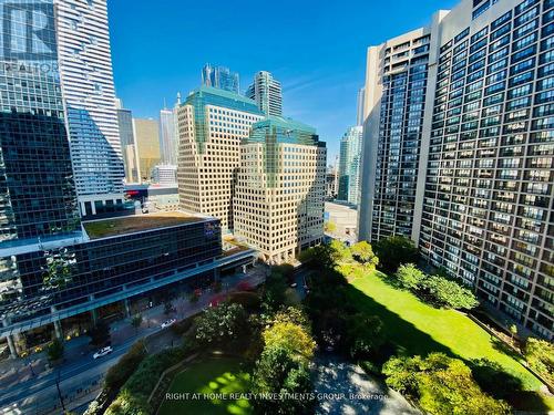 1910 - 65 Harbour Square, Toronto C01, ON - Outdoor With Facade