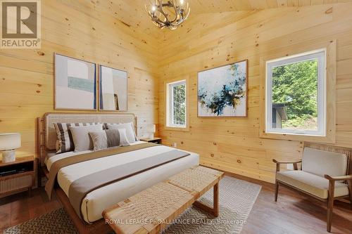 1121 Farm Lake Lane, North Frontenac, ON - Indoor Photo Showing Bedroom