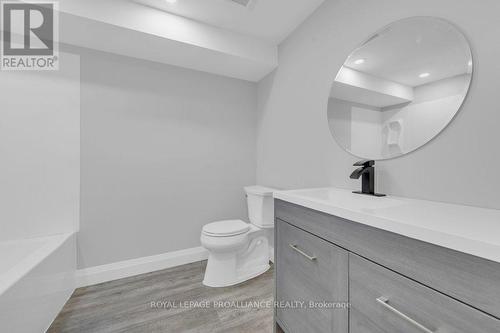 1121 Farm Lake Lane, North Frontenac, ON - Indoor Photo Showing Bathroom