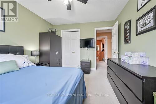 22 Tomahawk Drive, Grimsby, ON - Indoor Photo Showing Bedroom