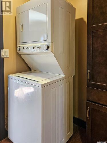 204 1St Avenue E, Rosetown, SK - Indoor Photo Showing Laundry Room