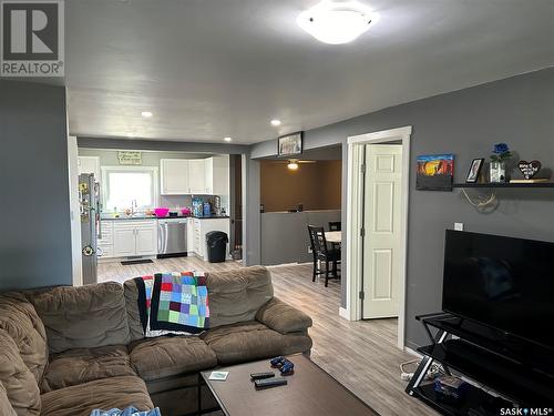 3 Coteau Avenue, Halbrite, SK - Indoor Photo Showing Living Room