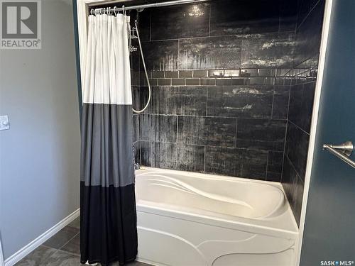 3 Coteau Avenue, Halbrite, SK - Indoor Photo Showing Bathroom