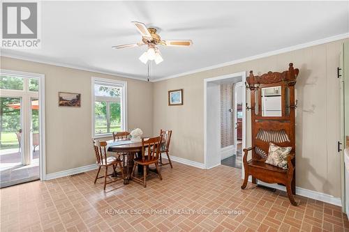 1689 2Nd Concession Road W, Hamilton, ON - Indoor Photo Showing Dining Room