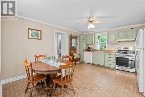 1689 2Nd Concession Road W, Hamilton, ON - Indoor Photo Showing Dining Room