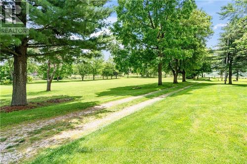 1689 2Nd Concession Road W, Hamilton, ON - Outdoor