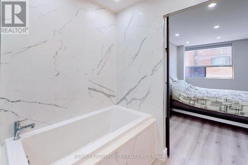 309 - 1705 Mccowan Road, Toronto E07, ON - Indoor Photo Showing Bathroom