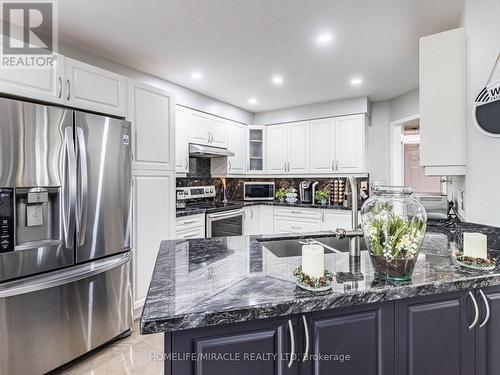 78 Sandyshores Drive, Brampton, ON - Indoor Photo Showing Kitchen With Upgraded Kitchen