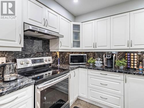 78 Sandyshores Drive, Brampton, ON - Indoor Photo Showing Kitchen With Upgraded Kitchen