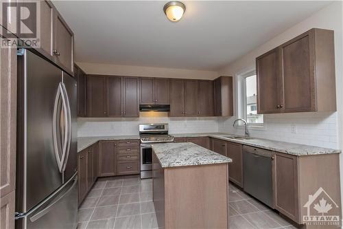 122 Asper Trail Circle, Kanata, ON - Indoor Photo Showing Kitchen With Stainless Steel Kitchen