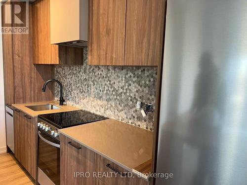 C-005 - 30 Lagerfield Drive, Brampton, ON - Indoor Photo Showing Kitchen