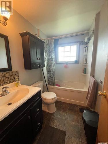 3709 29Th Avenue, Regina, SK - Indoor Photo Showing Bathroom