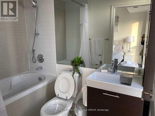 4302 - 386 Yonge Street, Toronto, ON - Indoor Photo Showing Bathroom