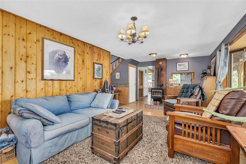 1879 Front Street, Coalmont-Tulameen, BC - Indoor Photo Showing Living Room