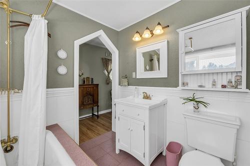 1879 Front Street, Coalmont-Tulameen, BC - Indoor Photo Showing Bathroom