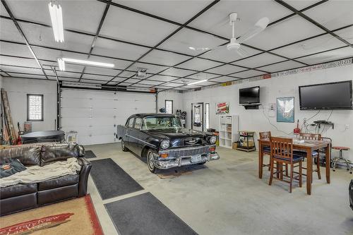 1879 Front Street, Coalmont-Tulameen, BC - Indoor Photo Showing Garage