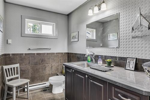 1879 Front Street, Coalmont-Tulameen, BC - Indoor Photo Showing Bathroom