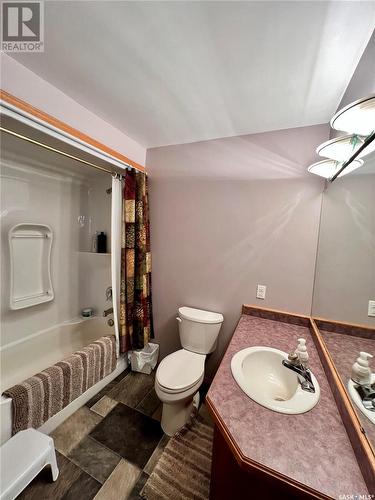 Keck Acreage, Gravelbourg, SK - Indoor Photo Showing Bathroom