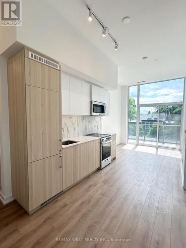 216 - 500 Dupont Street, Toronto (Annex), ON - Indoor Photo Showing Kitchen