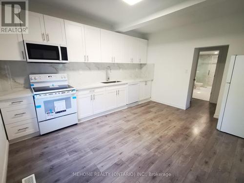 A - 620 Srigley Street, Newmarket (Gorham-College Manor), ON - Indoor Photo Showing Kitchen