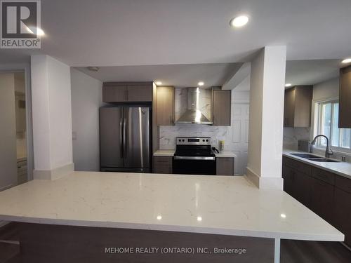 C - 620 Srigley Street, Newmarket (Gorham-College Manor), ON - Indoor Photo Showing Kitchen With Double Sink