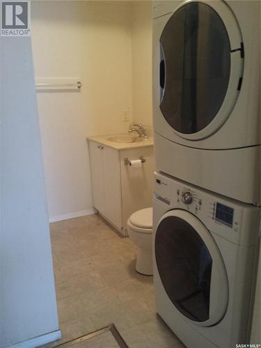 1686 Toronto Street, Regina, SK - Indoor Photo Showing Laundry Room