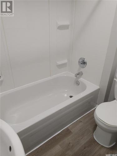 1686 Toronto Street, Regina, SK - Indoor Photo Showing Bathroom