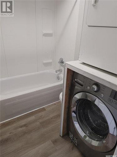 1686 Toronto Street, Regina, SK - Indoor Photo Showing Laundry Room