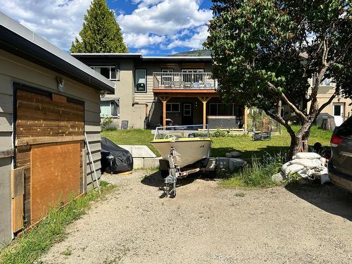 805 Fourth Street, Nelson, BC - Outdoor