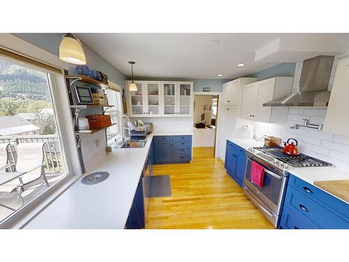 805 Fourth Street, Nelson, BC - Indoor Photo Showing Kitchen