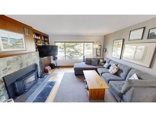 805 Fourth Street, Nelson, BC - Indoor Photo Showing Living Room With Fireplace