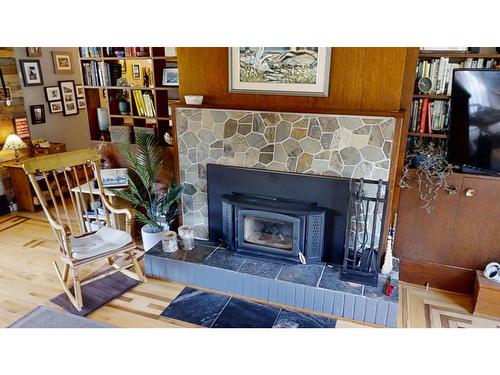 805 Fourth Street, Nelson, BC - Indoor Photo Showing Living Room With Fireplace