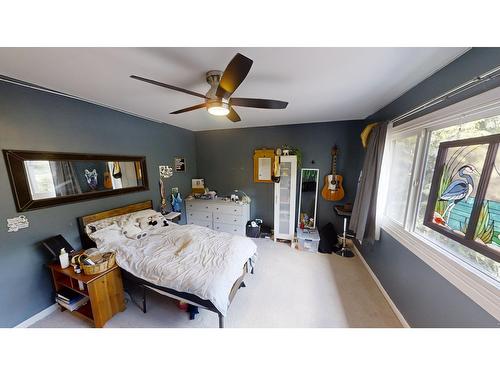 805 Fourth Street, Nelson, BC - Indoor Photo Showing Bedroom