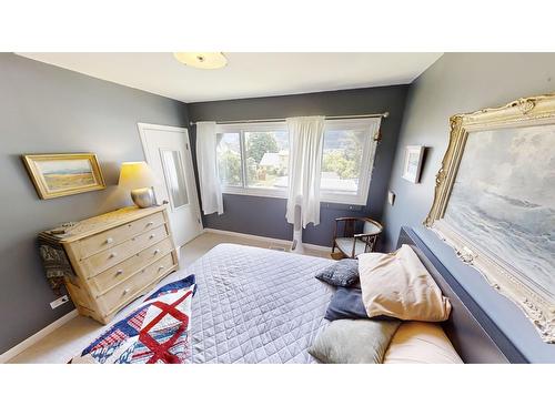 805 Fourth Street, Nelson, BC - Indoor Photo Showing Bedroom