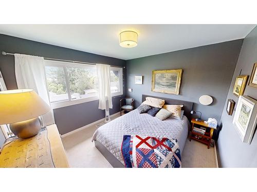 805 Fourth Street, Nelson, BC - Indoor Photo Showing Bedroom