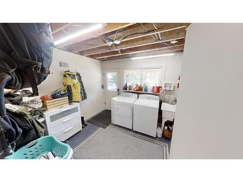 805 Fourth Street, Nelson, BC - Indoor Photo Showing Laundry Room