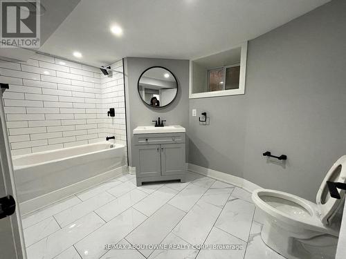 Lower - 35 Barnesdale Avenue S, Hamilton, ON - Indoor Photo Showing Bathroom