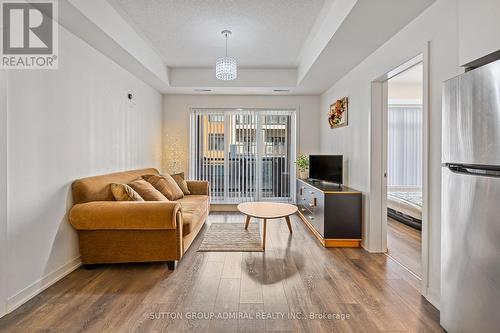 201 - 130 Canon Jackson Drive, Toronto, ON - Indoor Photo Showing Living Room