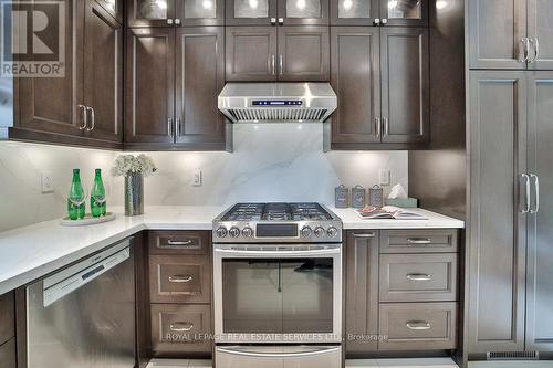 1251 Laurier Avenue, Milton (Clarke), ON - Indoor Photo Showing Kitchen With Upgraded Kitchen