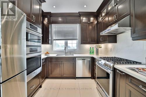 1251 Laurier Avenue, Milton (Clarke), ON - Indoor Photo Showing Kitchen With Upgraded Kitchen