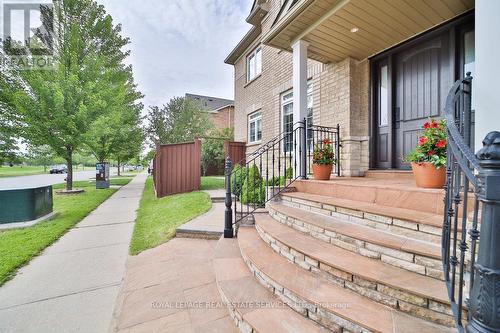 1251 Laurier Avenue, Milton (Clarke), ON - Outdoor