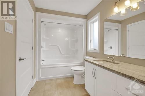 647 Parkview Terrace, Russell, ON - Indoor Photo Showing Bathroom