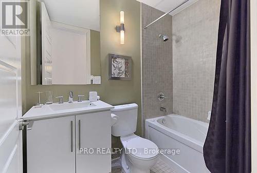 1205 - 28 Linden Street, Toronto, ON - Indoor Photo Showing Bathroom