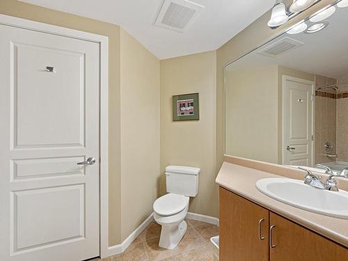 108-1280 Alpine Rd, Courtenay, BC - Indoor Photo Showing Bathroom