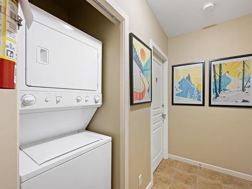 108-1280 Alpine Rd, Courtenay, BC - Indoor Photo Showing Laundry Room